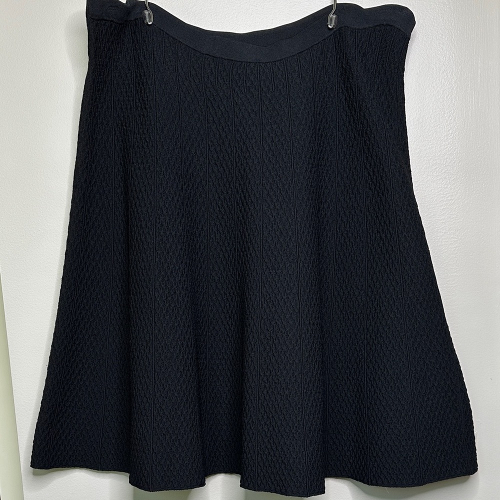 CAbi Elegant Black Textured Heavyweight Viscose Flare Swing Skirt Size XL